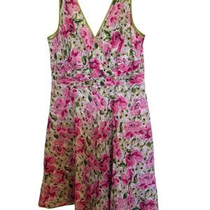 Dressbarn Woman Plus Size 18 Floral V-Neck Sleeveless Knee Dress